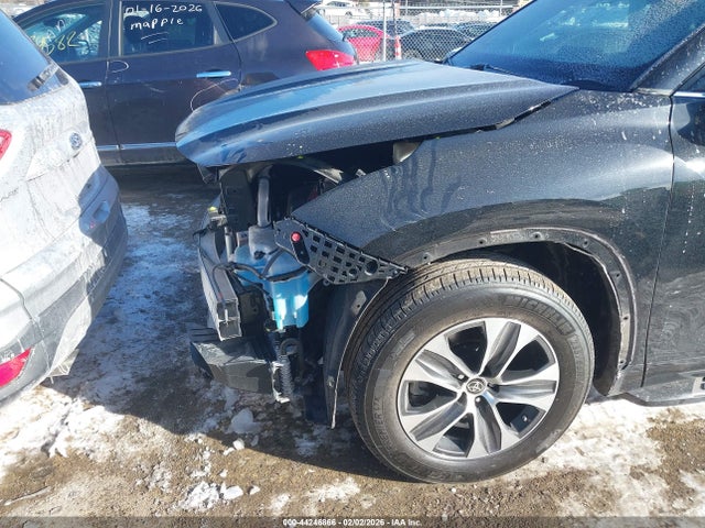 5TDGZRBH7NS567841 Toyota Highlander Xle