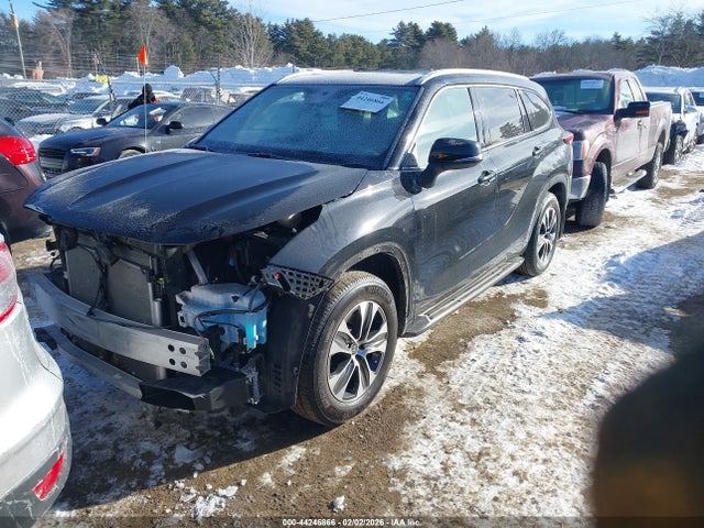 5TDGZRBH7NS567841 Toyota Highlander Xle