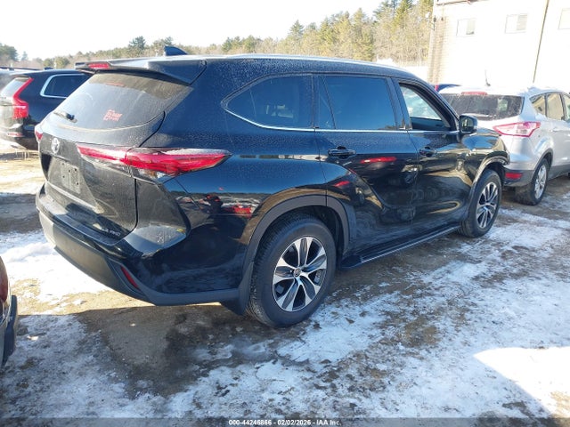 5TDGZRBH7NS567841 Toyota Highlander Xle
