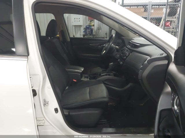 JN8AT2MTXHW131543 Nissan ROGUE SV