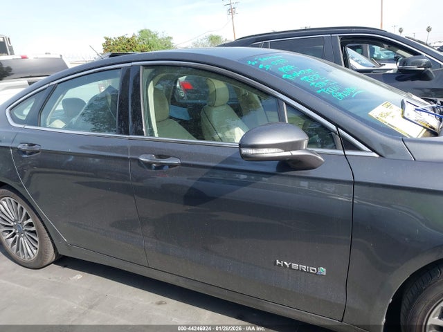 Ford Fusion Hybrid Platinum 2017 3FA6P0RU3HR304095 Image 14