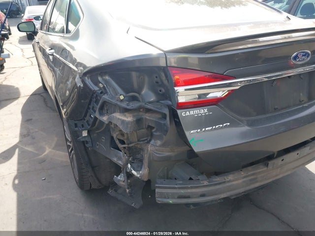 Ford Fusion Hybrid Platinum 2017 3FA6P0RU3HR304095 Image 18