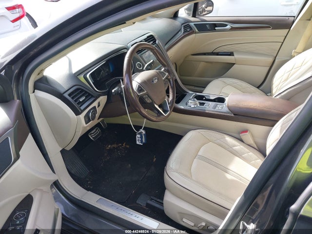 Ford Fusion Hybrid Platinum 2017 3FA6P0RU3HR304095 Image 19