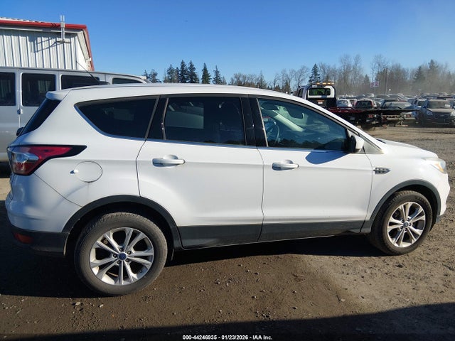 1FMCU9GD6HUA84551 Ford ESCAPE SE