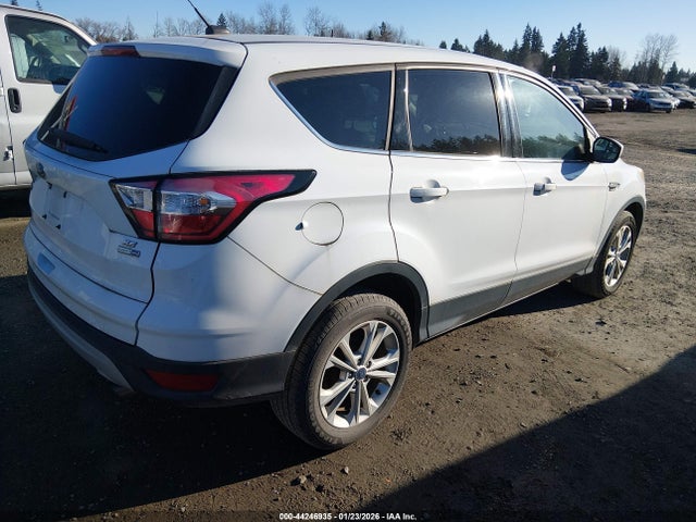 1FMCU9GD6HUA84551 Ford ESCAPE SE