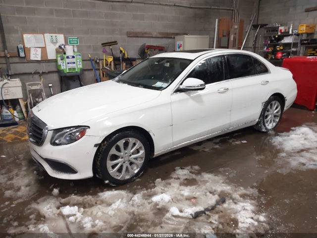 2017 MERCEDES-BENZ E 300 WDDZF4KB0HA142985 Photo 1