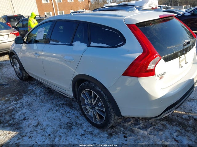 2018 VOLVO V60 CROSS COUNTRY YV440MWK2J2047972 Photo 2