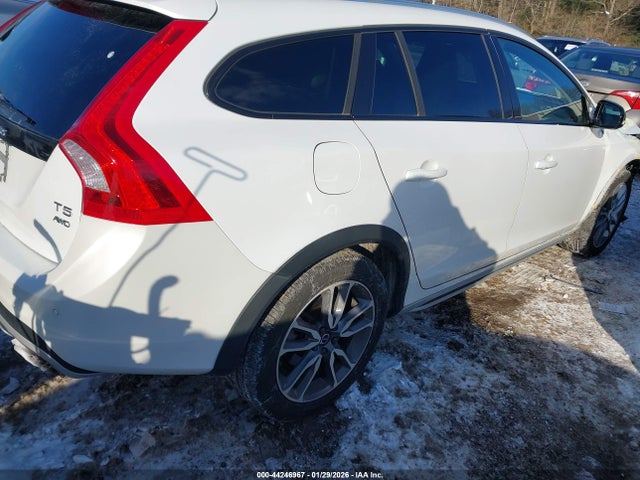 2018 VOLVO V60 CROSS COUNTRY YV440MWK2J2047972 Photo 3