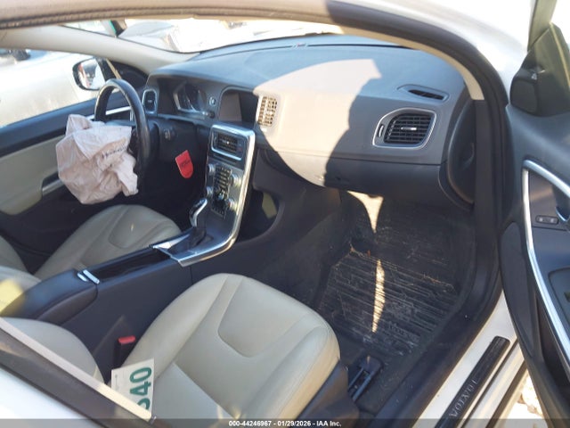 2018 VOLVO V60 CROSS COUNTRY YV440MWK2J2047972 Photo 4