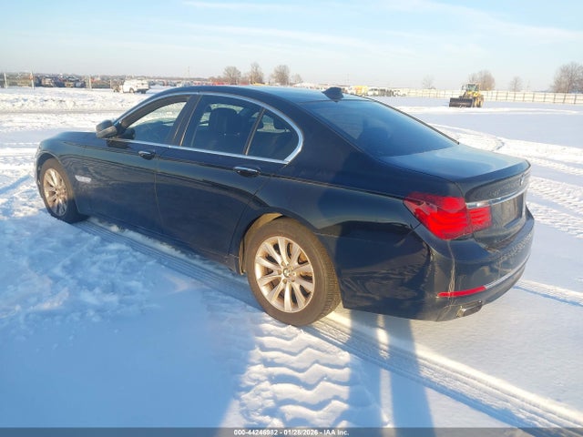 2013 BMW 740I WBAYA6C56DD143721 Photo 2