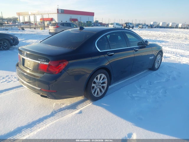 2013 BMW 740I WBAYA6C56DD143721 Photo 3