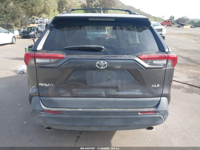 Toyota Rav4 Xle Premium 2021 2T3C1RFV7MC170702 Image 17