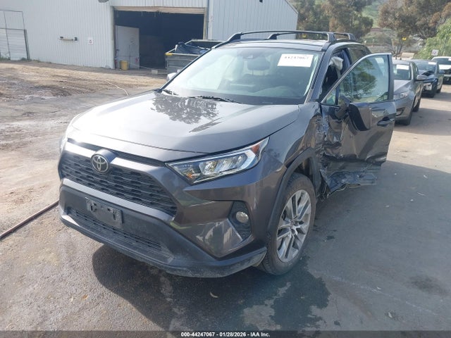 Toyota Rav4 Xle Premium 2021 2T3C1RFV7MC170702 Image 2