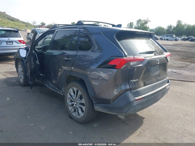 Toyota Rav4 Xle Premium 2021 2T3C1RFV7MC170702 Image 3