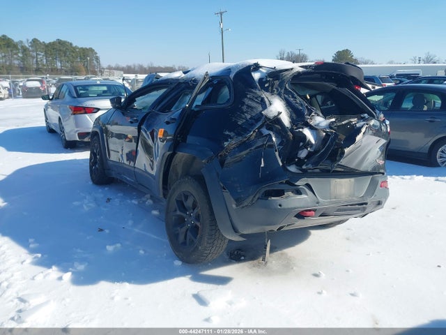 Jeep Cherokee Trailhawk 4x4 2018 1C4PJMBXXJD562995 Image 3