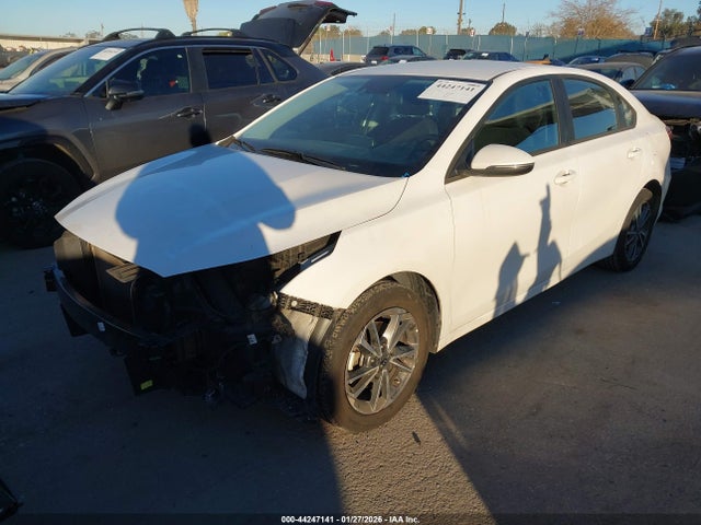 KIA Forte Lxs 2023 3KPF24AD0PE616988 Image 2