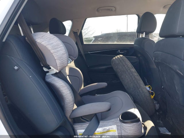 5XYPGDA3XKG560387 KIA Sorento 2.4l Lx