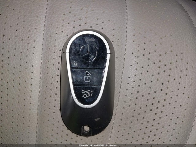 44247173 :رقم المزاد ، W1K6G6DB7PA198591 vin ، 2023 Mercedes-benz S 500 4matic مزاد بيع