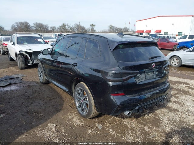 2018 BMW X3 5UXTR9C50JLD64287 Photo 2