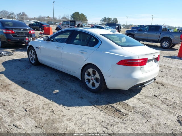 2018 JAGUAR XE SAJAR4FX7JCP26946 Photo 2