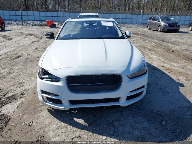 2018 JAGUAR XE SAJAR4FX7JCP26946 Photo 5