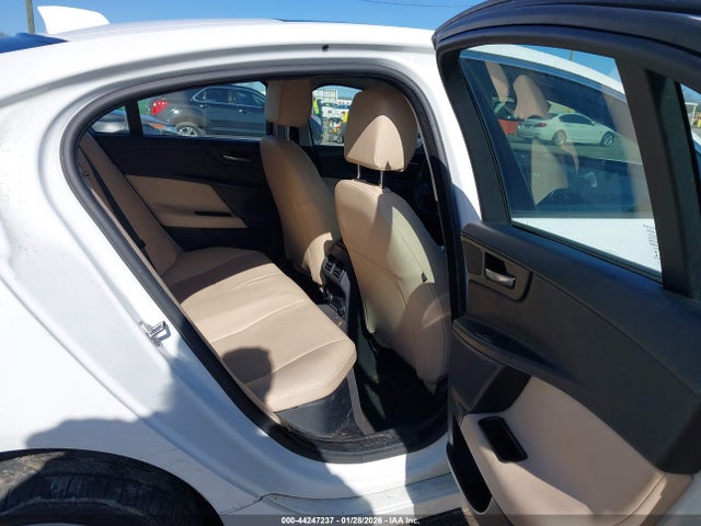 2018 JAGUAR XE SAJAR4FX7JCP26946 Photo 7