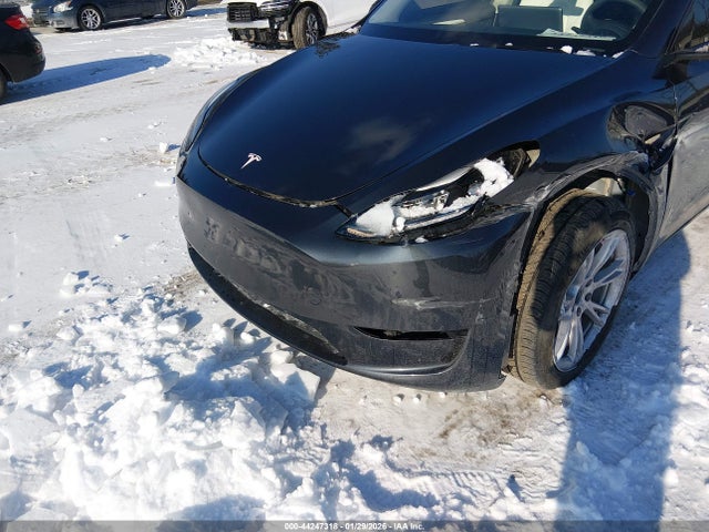 7SAYGAEE8RF984640 Tesla Model Y Long Range Dual Motor All-wheel Drive
