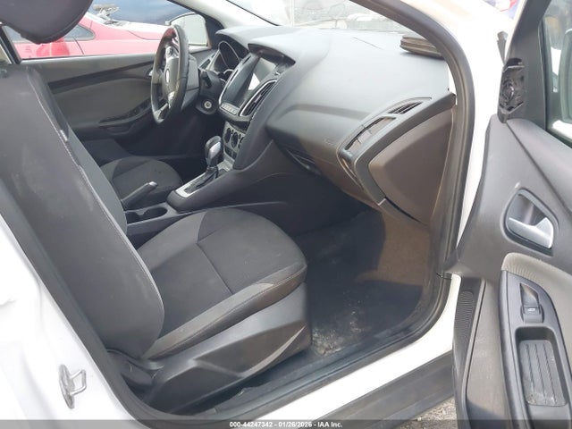 Ford FOCUS SE 2014 1FADP3F28EL421564 Image 5