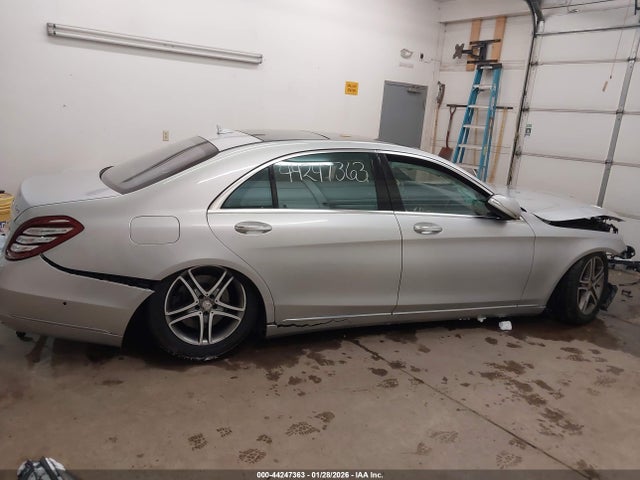 2016 Mercedes-benz S 550 4matic მანქანა იყიდება აუქციონზე, vin: WDDUG8FB2GA227592, აუქციონის ნომერი: 44247363
