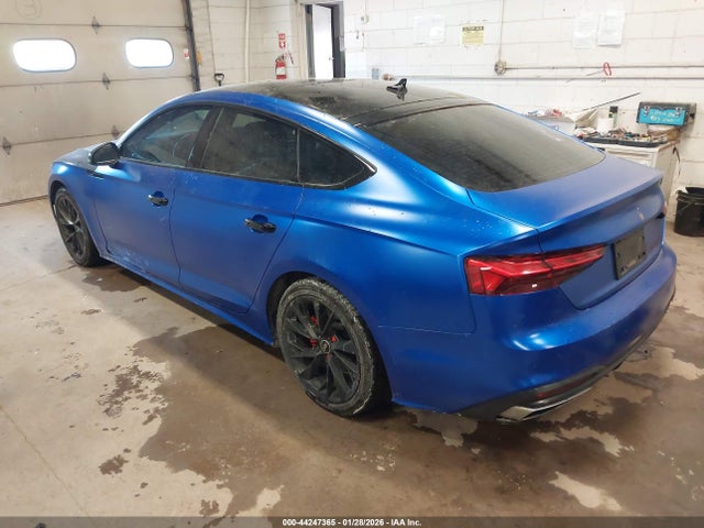 2022 AUDI A5 SPORTBACK WAUCBCF5XNA033968 Photo 2