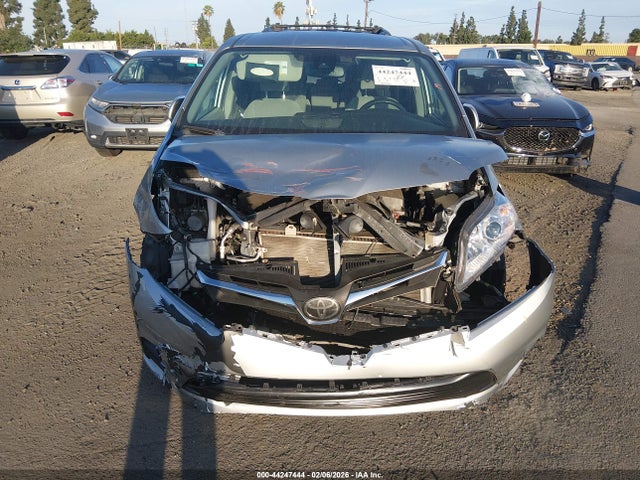 Aukcja sprzedaży 2020 Toyota Sienna Le, vin: 5TDKZ3DC6LS068552, numer aukcji: 44247444
