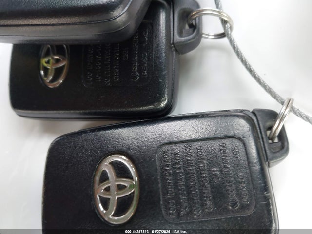 JTDKN3DU9F1862614 Toyota Prius Two