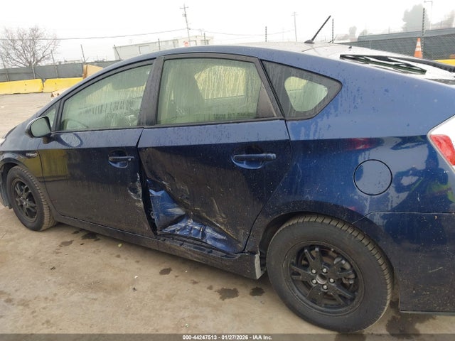 JTDKN3DU9F1862614 Toyota Prius Two