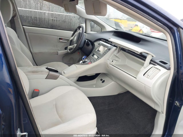 JTDKN3DU9F1862614 Toyota Prius Two