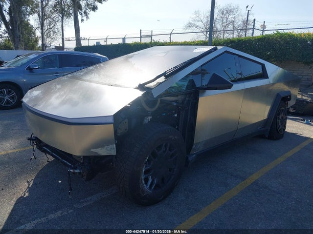 7G2CEHEDXSA060505 Tesla Cybertruck All-wheel Drive