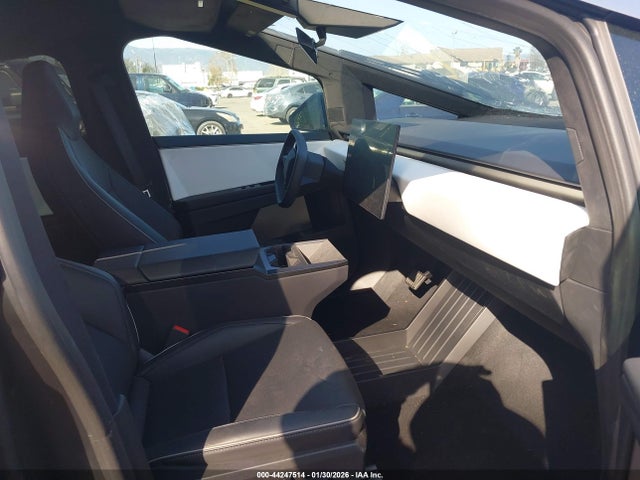 7G2CEHEDXSA060505 Tesla Cybertruck All-wheel Drive