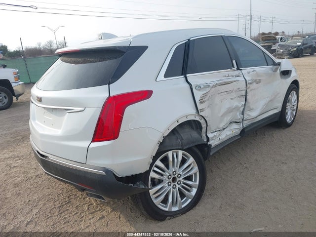 1GYKNCRSXHZ234759 Cadillac Xt5 Premium Luxury
