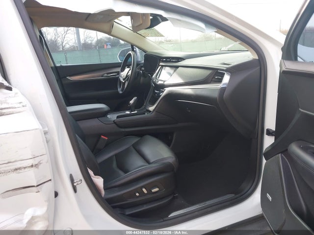 1GYKNCRSXHZ234759 Cadillac Xt5 Premium Luxury