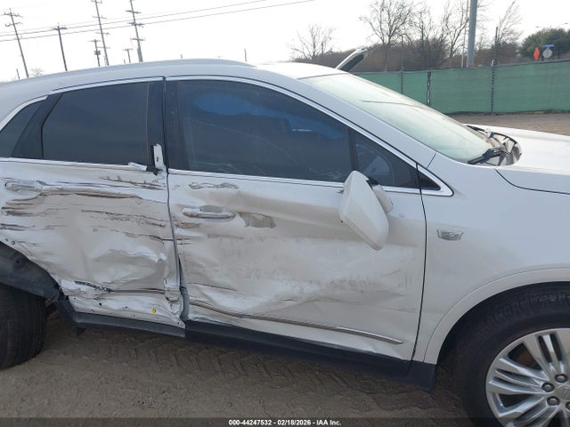 1GYKNCRSXHZ234759 Cadillac Xt5 Premium Luxury