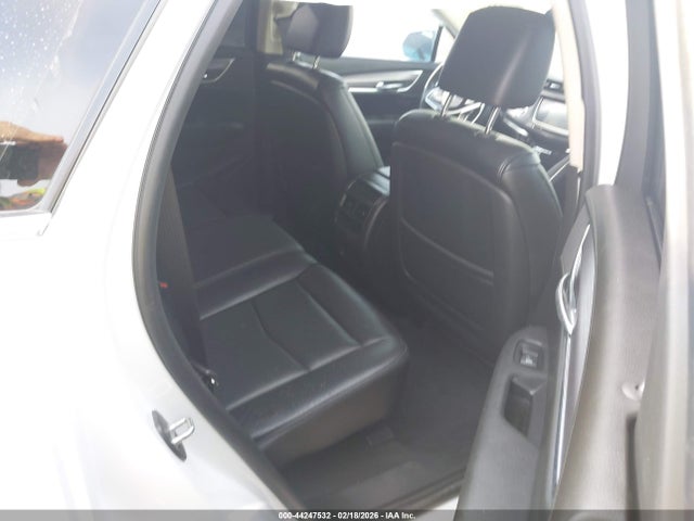 1GYKNCRSXHZ234759 Cadillac Xt5 Premium Luxury