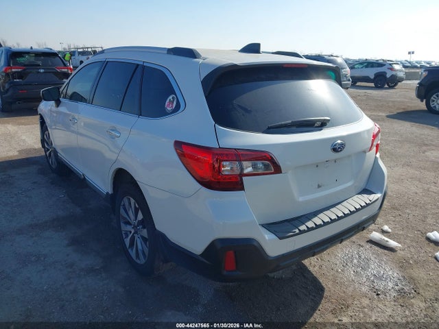 2018 Subaru Outback 2.5i Touring მანქანა იყიდება აუქციონზე, vin: 4S4BSATC5J3208482, აუქციონის ნომერი: 44247565