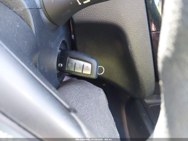 JN1BJ1CR9HW137293 Nissan Rogue Sport S