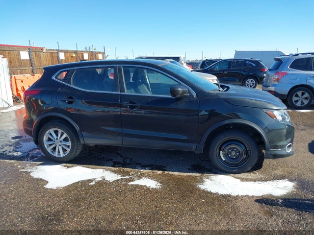 JN1BJ1CR9HW137293 Nissan Rogue Sport S