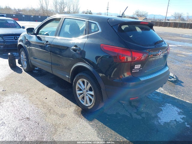 JN1BJ1CR9HW137293 Nissan Rogue Sport S