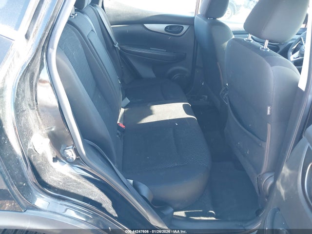 JN1BJ1CR9HW137293 Nissan Rogue Sport S