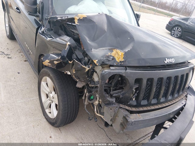 1C4NJPFB8HD184032 Jeep Patriot Latitude Fwd
