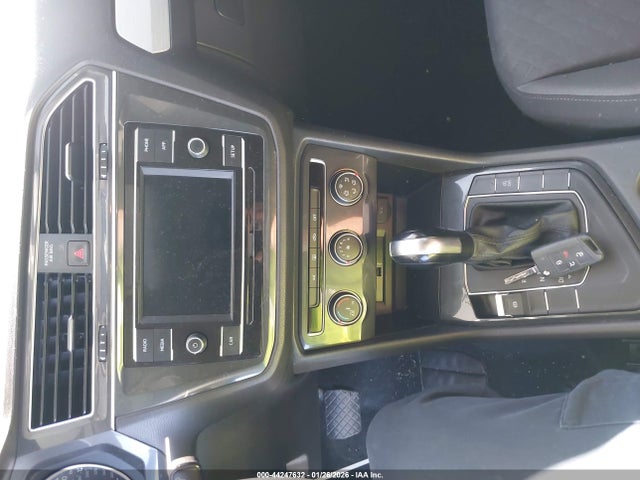 3VV1B7AX8KM173074 Volkswagen Tiguan 2.0t S