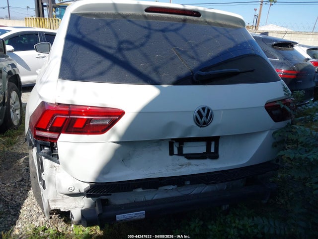 3VV1B7AX8KM173074 Volkswagen Tiguan 2.0t S