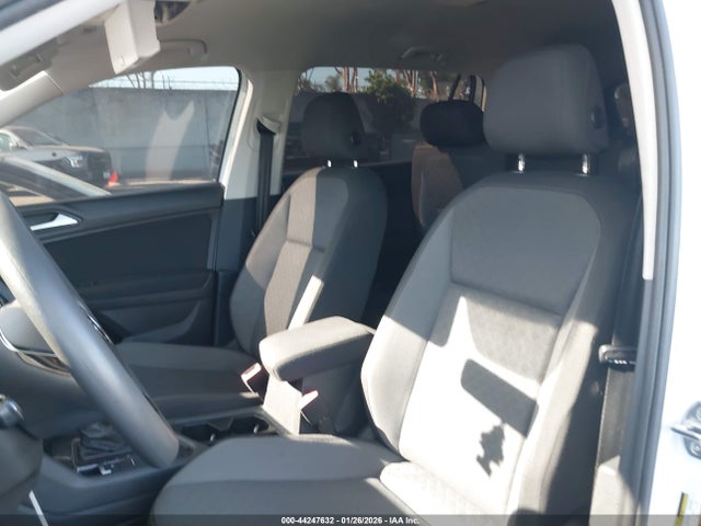 3VV1B7AX8KM173074 Volkswagen Tiguan 2.0t S