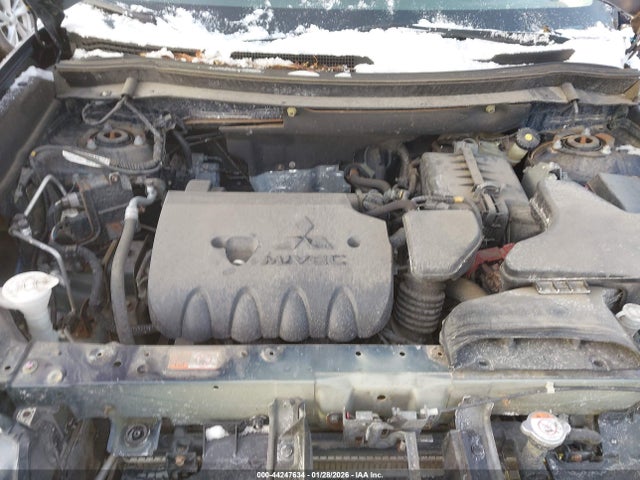 JA4AZ3A3XKZ003498 Mitsubishi Outlander Se